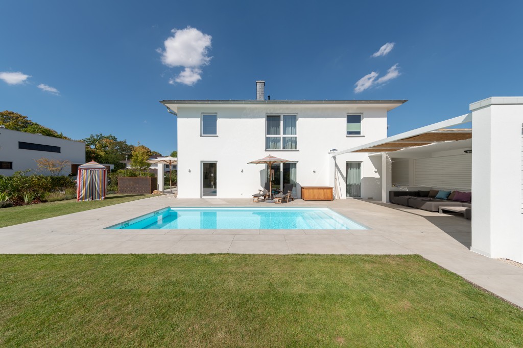 Poolumrandung in Bad Nauheim